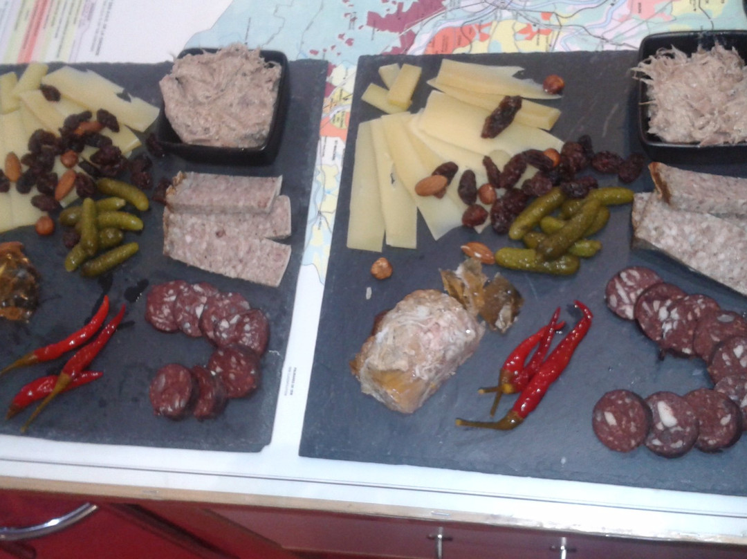 Cave Larègnère-Creysse必去景点