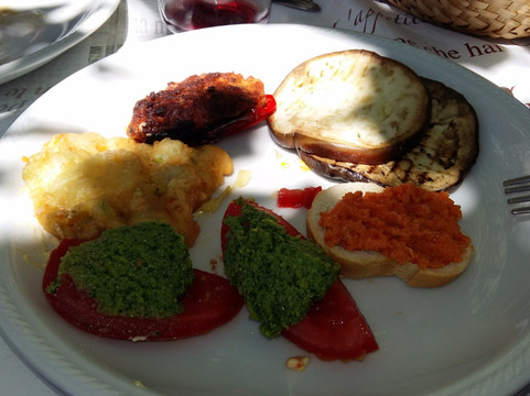 Trattoria La Grotta主图