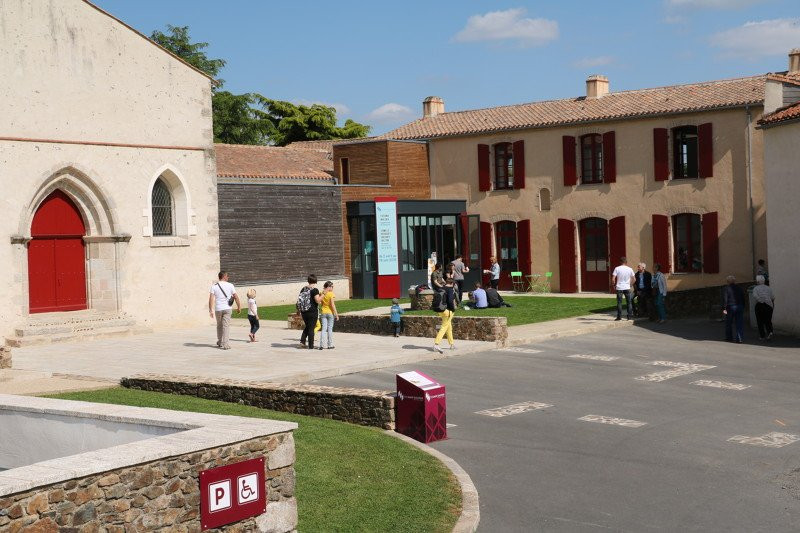 Site Saint-Sauveur景点图片