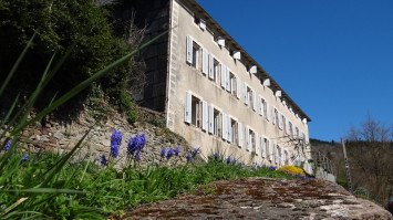 Au Prieure Saint Jean-官方