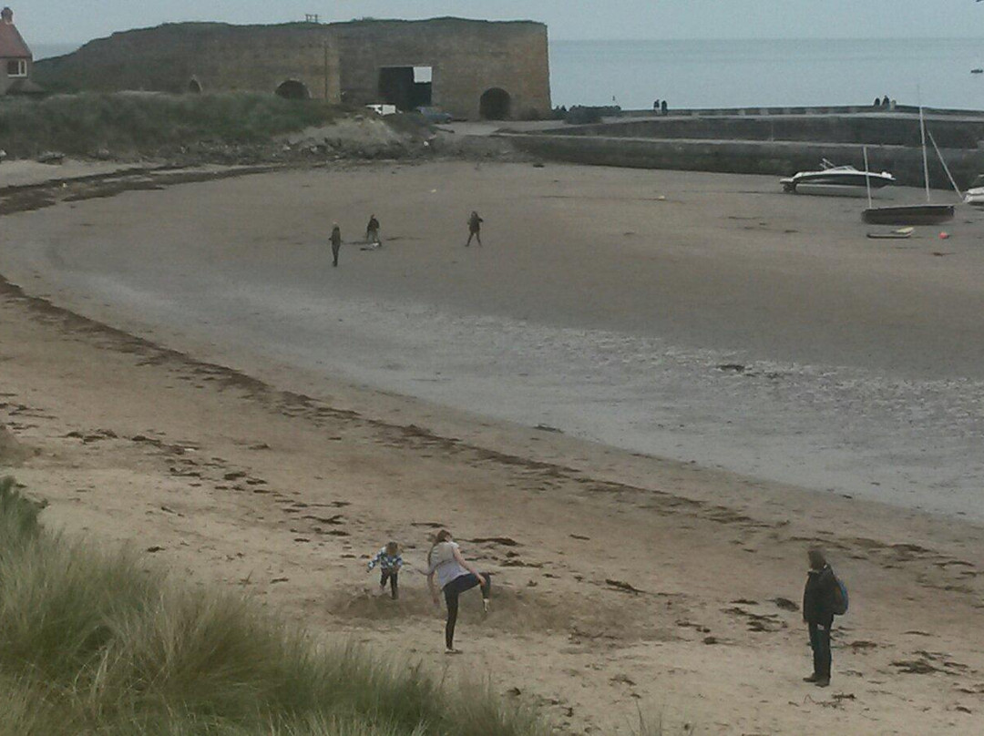 Beadnell Bay Beach景点图片