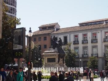 Plaza Isabel La Católica景点图片