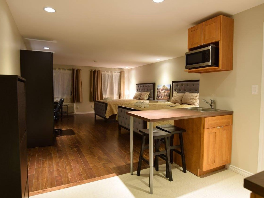 The Lion Inn & Suites主图