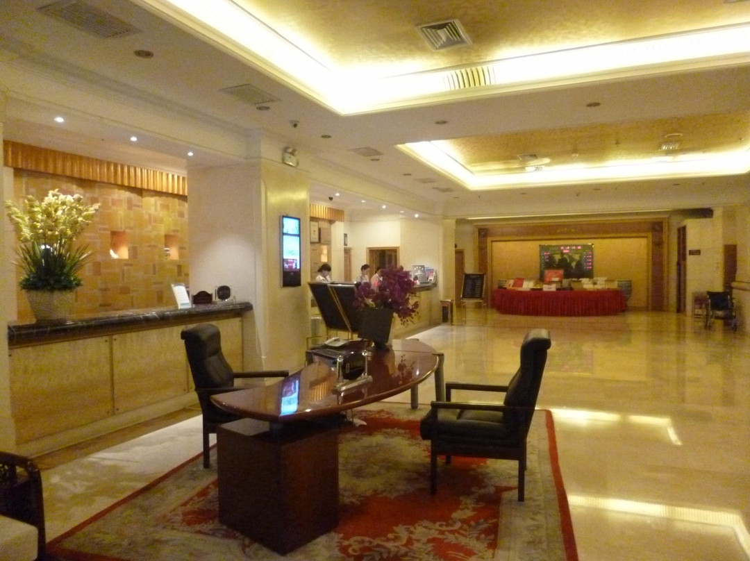 和平大酒店主图