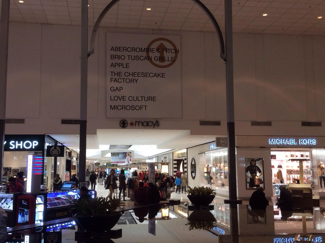 Willowbrook Mall景点图片
