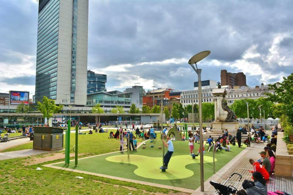 Piccadilly Gardens-曼彻斯特必去景点