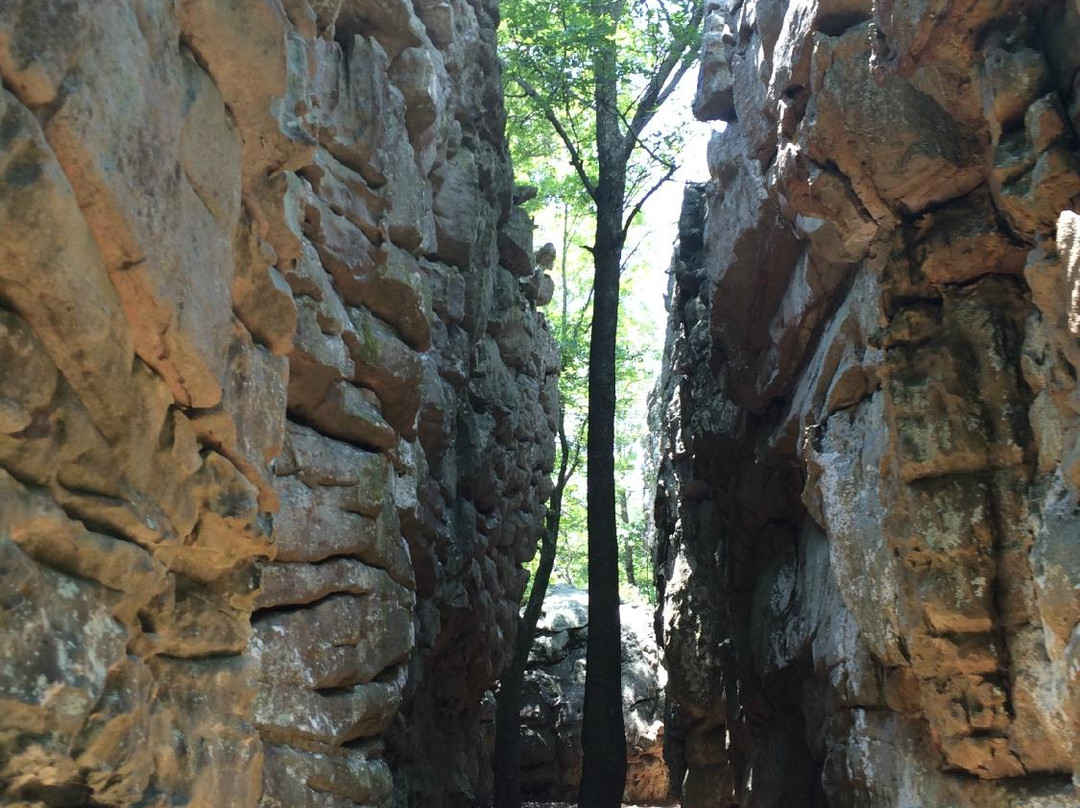 Cherokee Rock Village景点图片