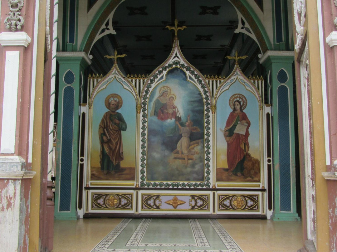 Santuario de Nuestra Senora del Carmen-Zaruma必去景点