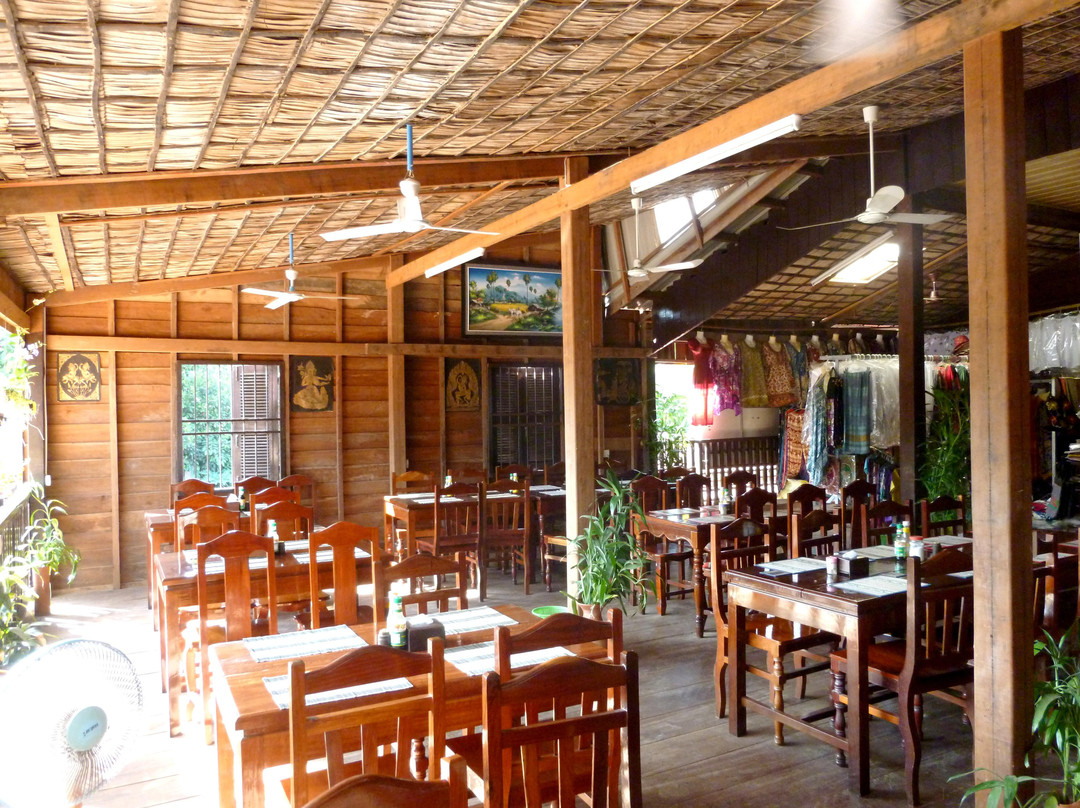 Phumi Khna餐馆和美食-Samroh Srah Srang Restaurant