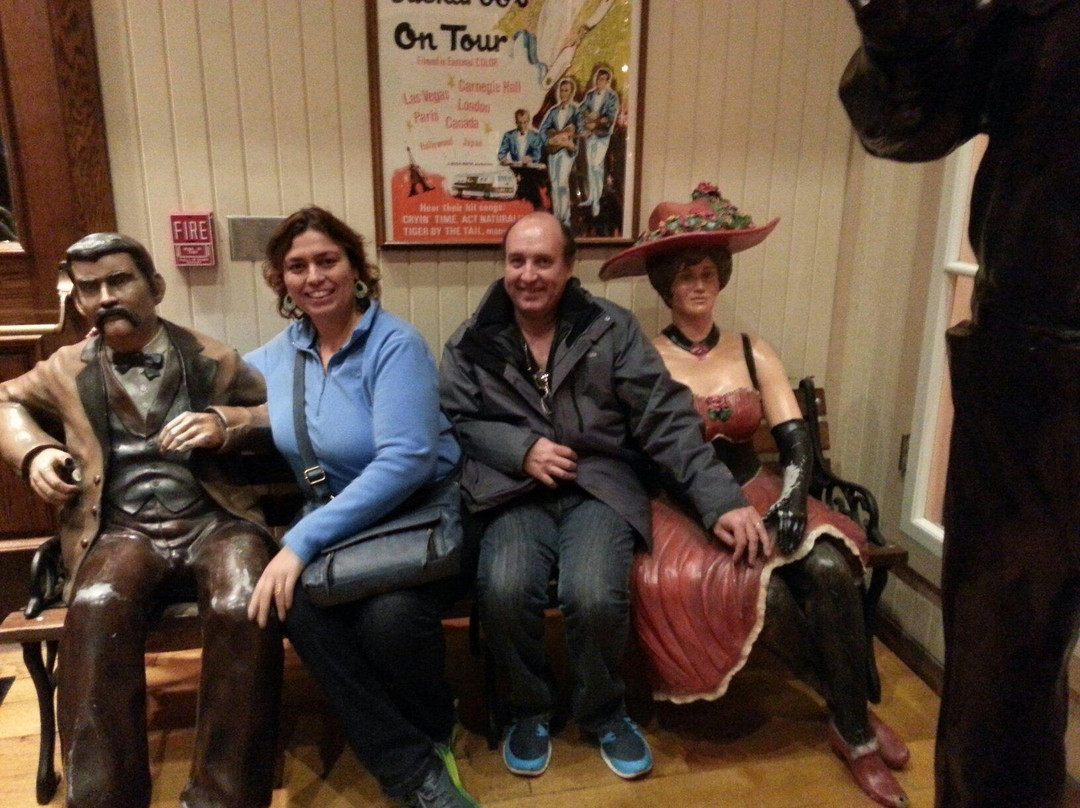 Buck Owens' Crystal Palace-贝克斯菲尔德必去景点