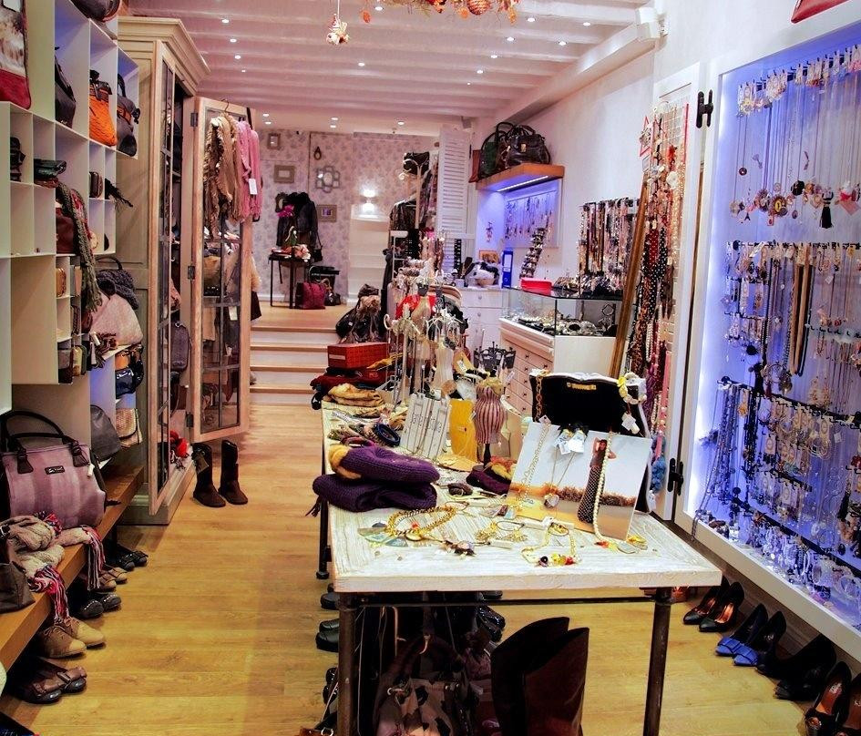 LOREZ ACCESSORIES景点图片