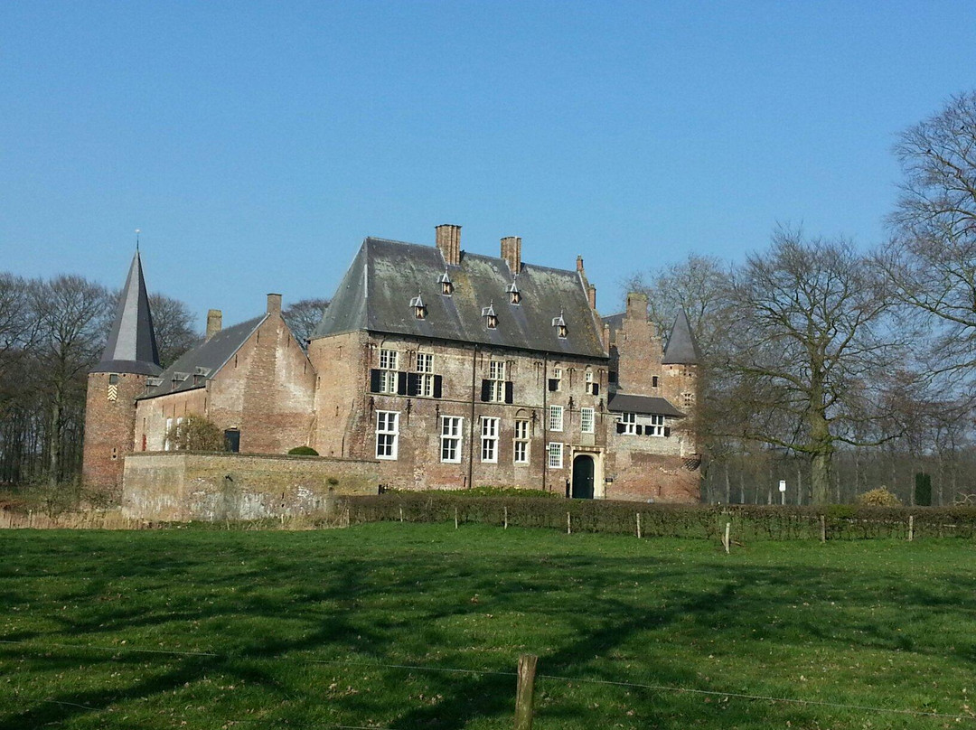 Kasteel Hernen-Hernen必去景点