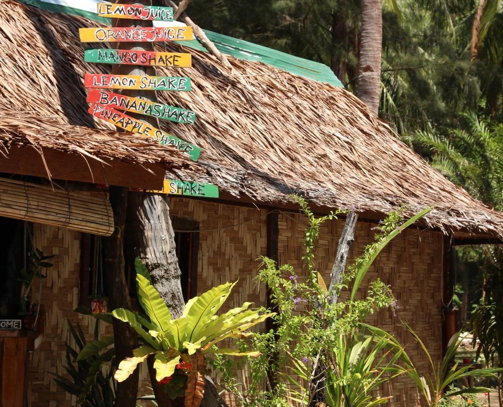 Freedom Bar and Bungalows