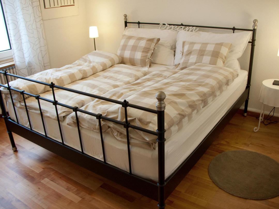 Bed and Breakfast 17主图