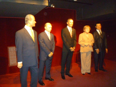 巴黎格雷万蜡像馆-巴黎必去景点