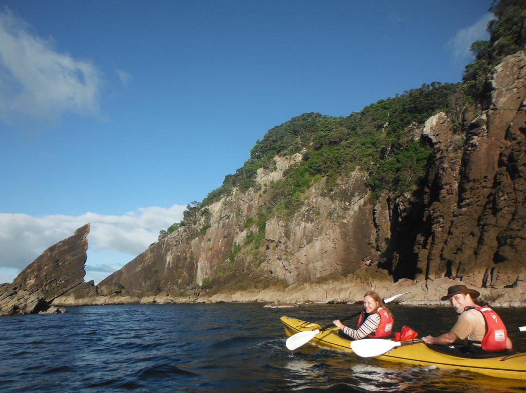 Cathedral Cove Kayak Tours-哈海必去景点