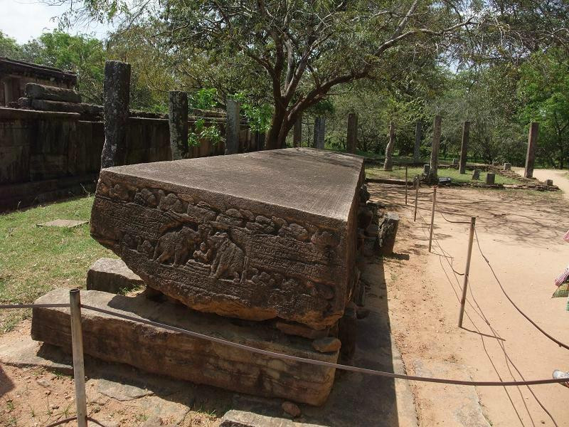 Gal-Potha Stone Book景点图片