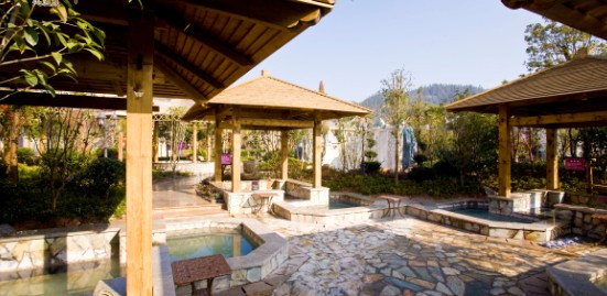 清水湾沁温泉度假山庄主图