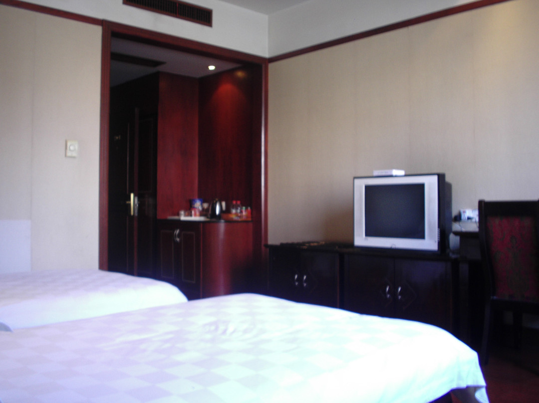 莱茵堡大酒店主图