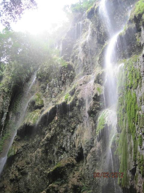 Tumalog瀑布-奥斯洛布必去景点