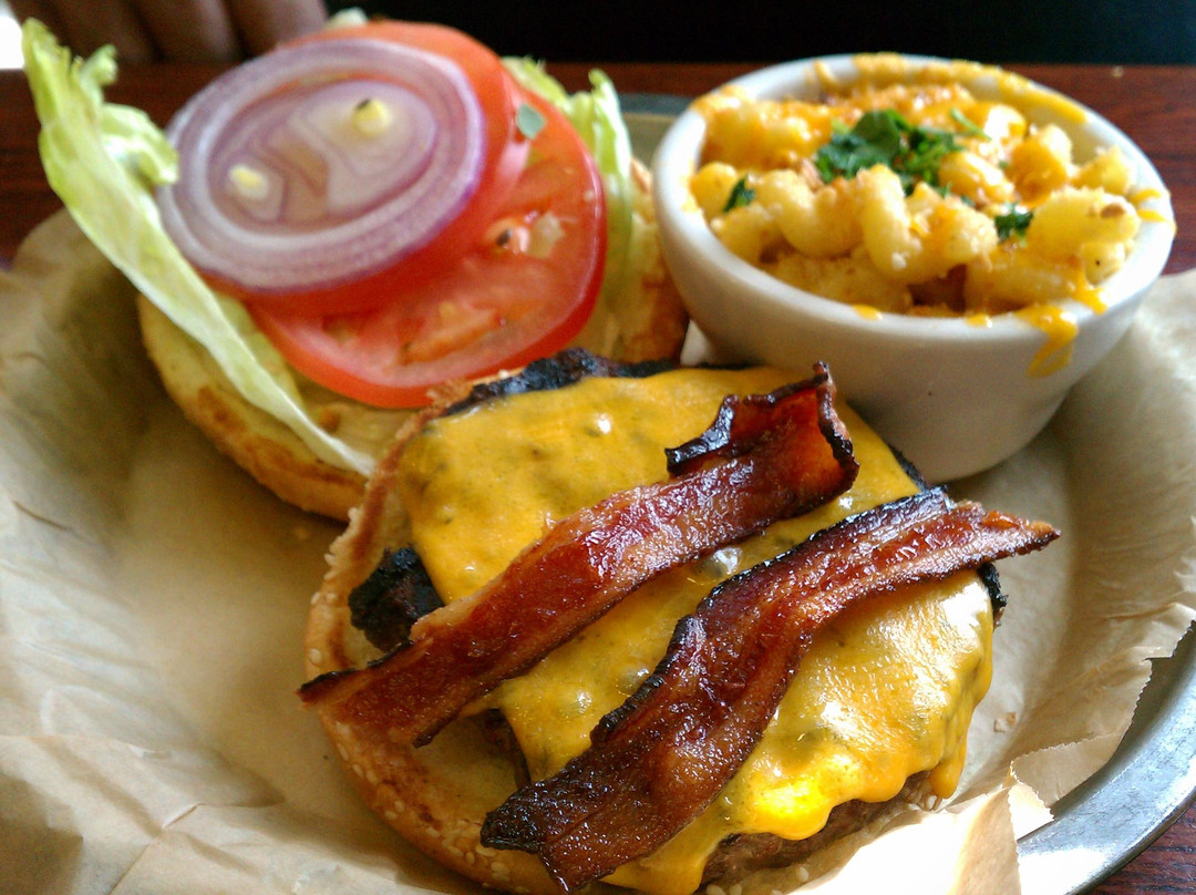 Middleton餐馆和美食-Craftsman Table & Tap