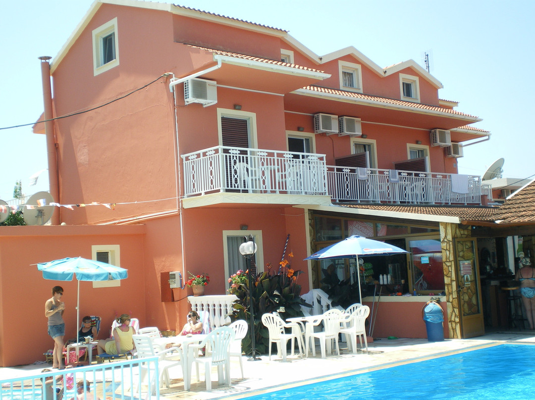 Arillas酒店住宿-Nafsika and Dionyssos at Rainbow