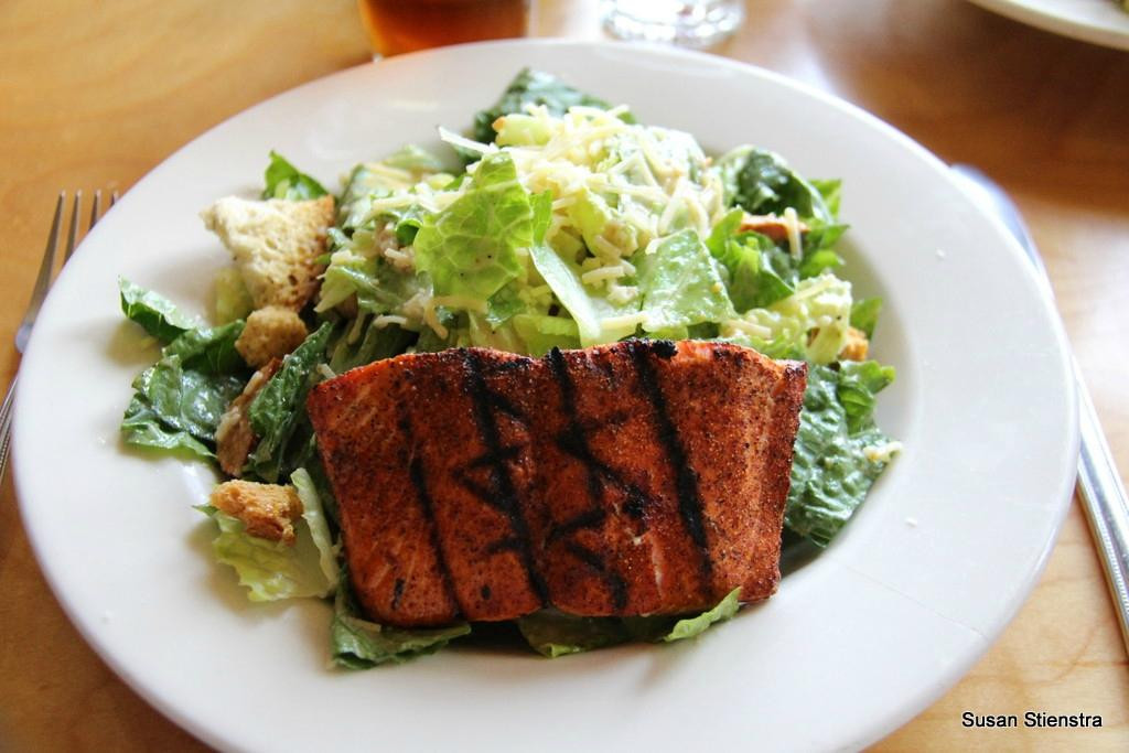 胡德里弗餐馆和美食-Sixth Street Bistro & Pub