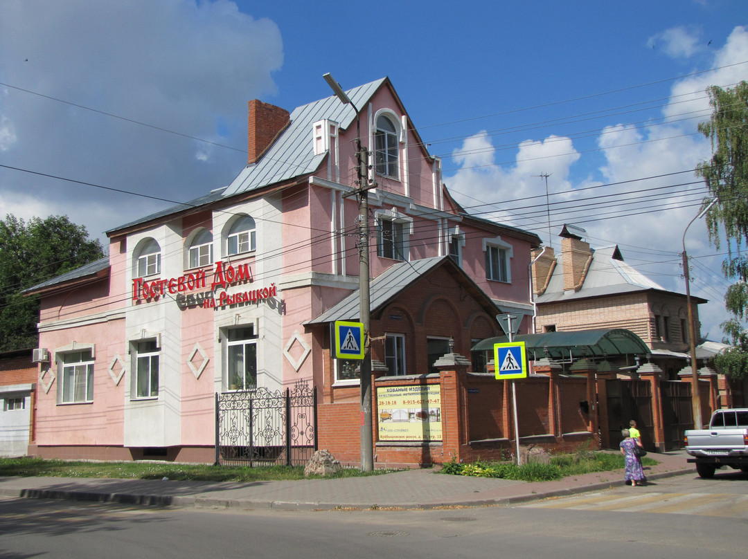 Na Ribatskoy Guest House