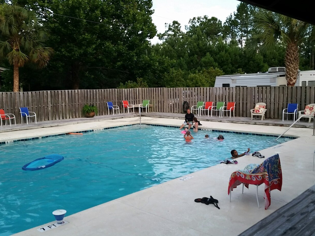 Piddlers Pointe RV Resort