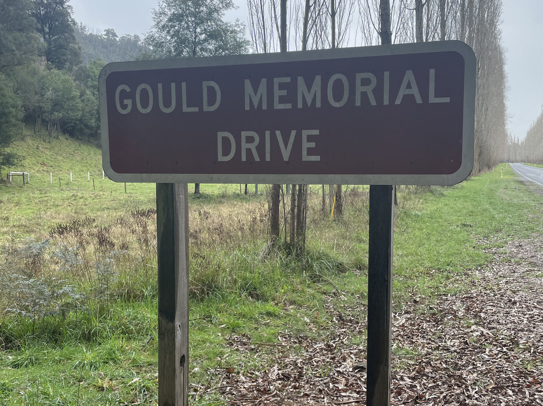 Gould Memorial Drive景点图片