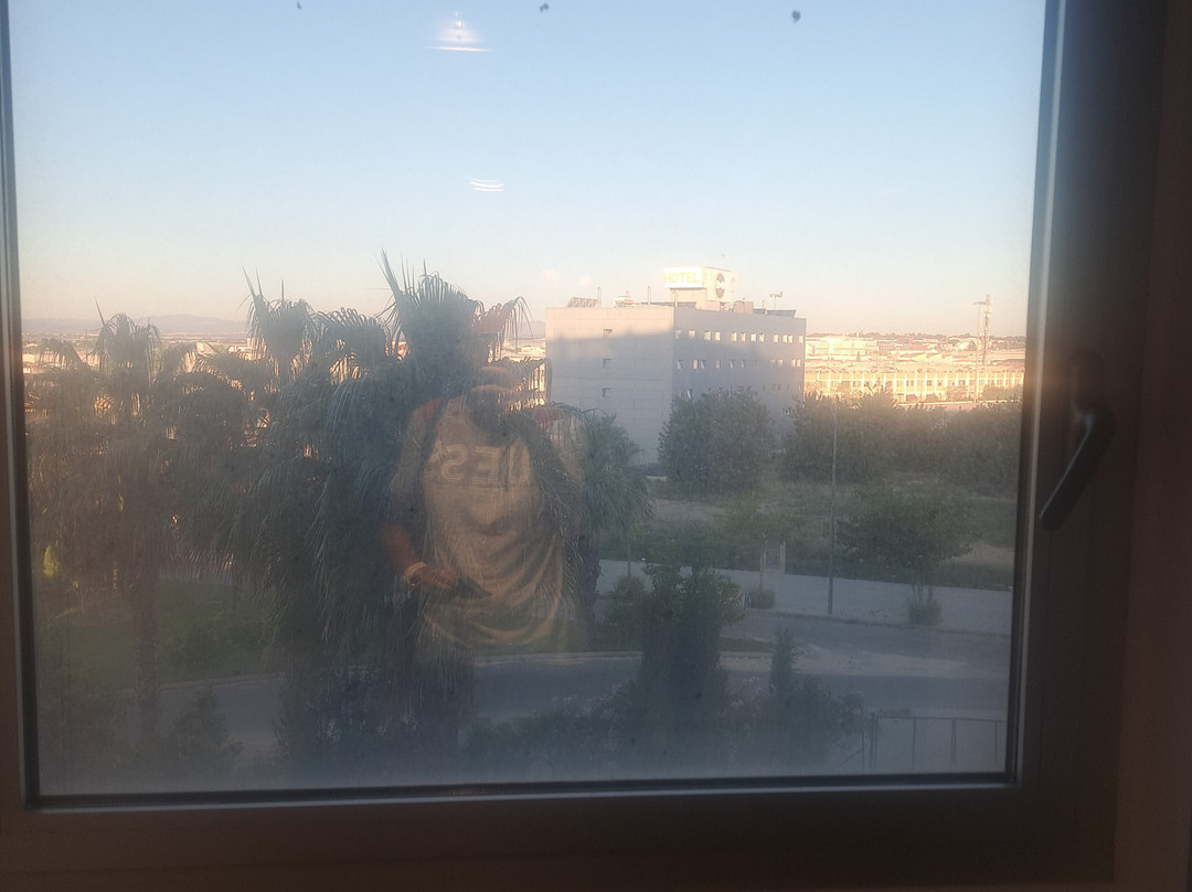 AZZ Valencia Táctica主图