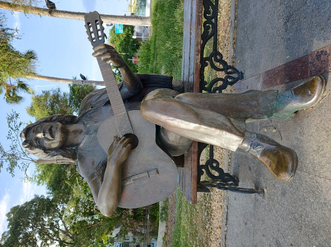 Estátua Belchior-Sobral必去景点