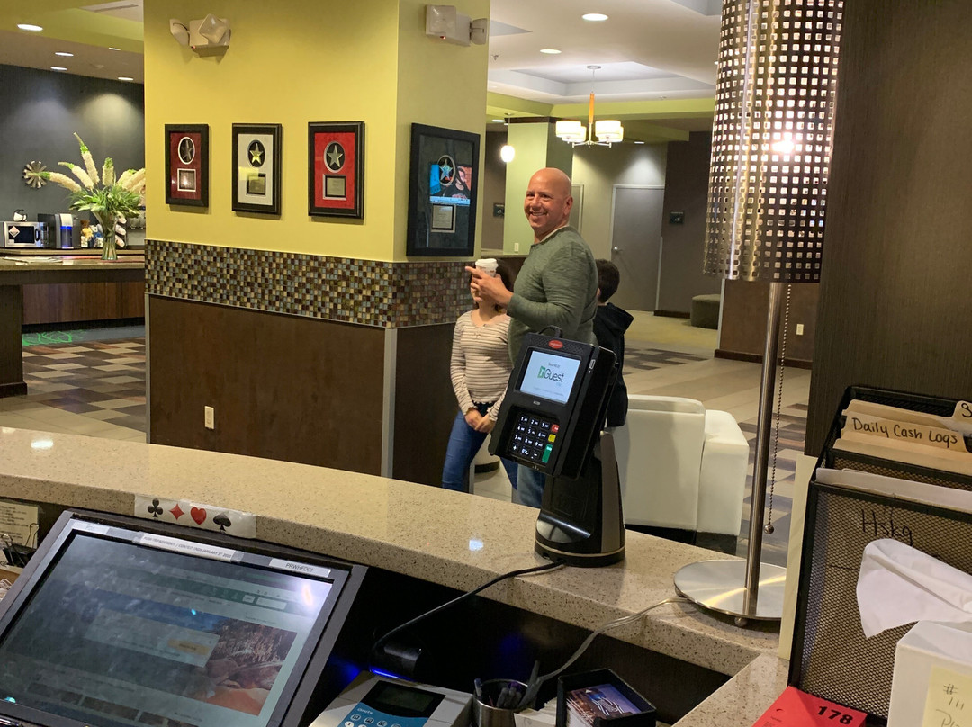 Riverwind Hotel主图