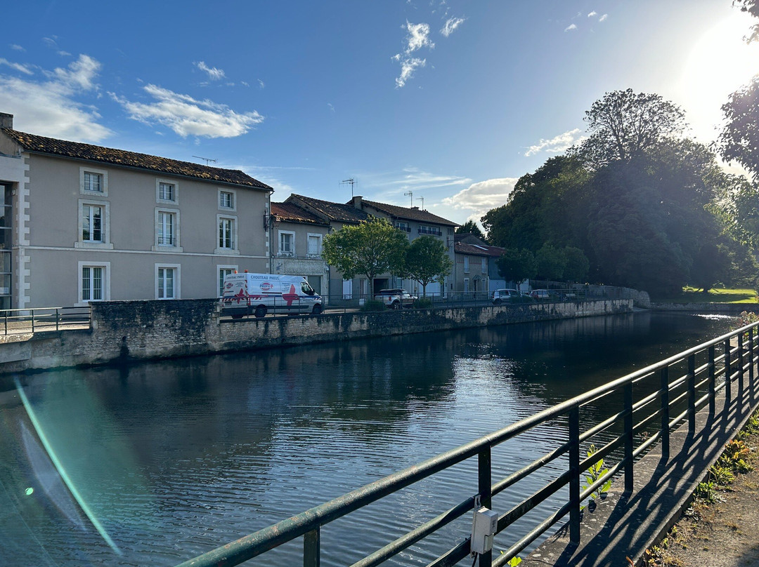 Logis Hôtel le Cheval Blanc et Clovis主图