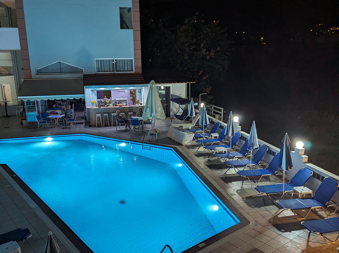 Athena Apartments主图