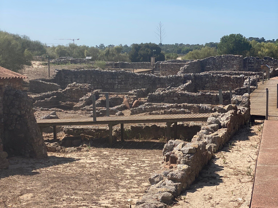 Roman Ruins of Troia景点图片