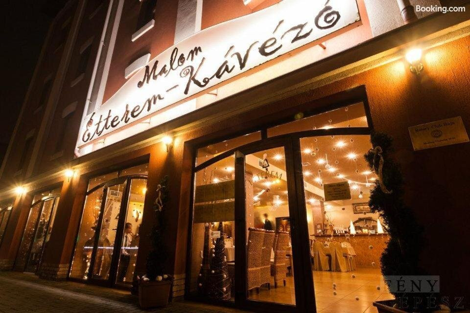 Malom Club Panzio主图