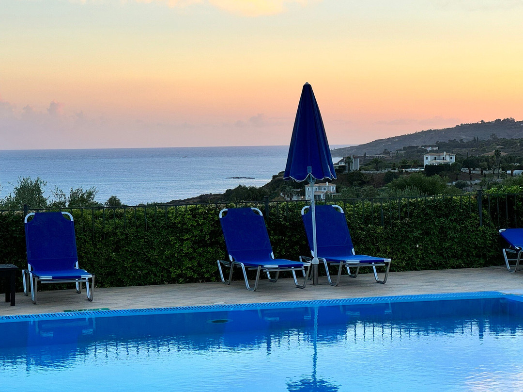 Trapezaki Bay Hotel主图