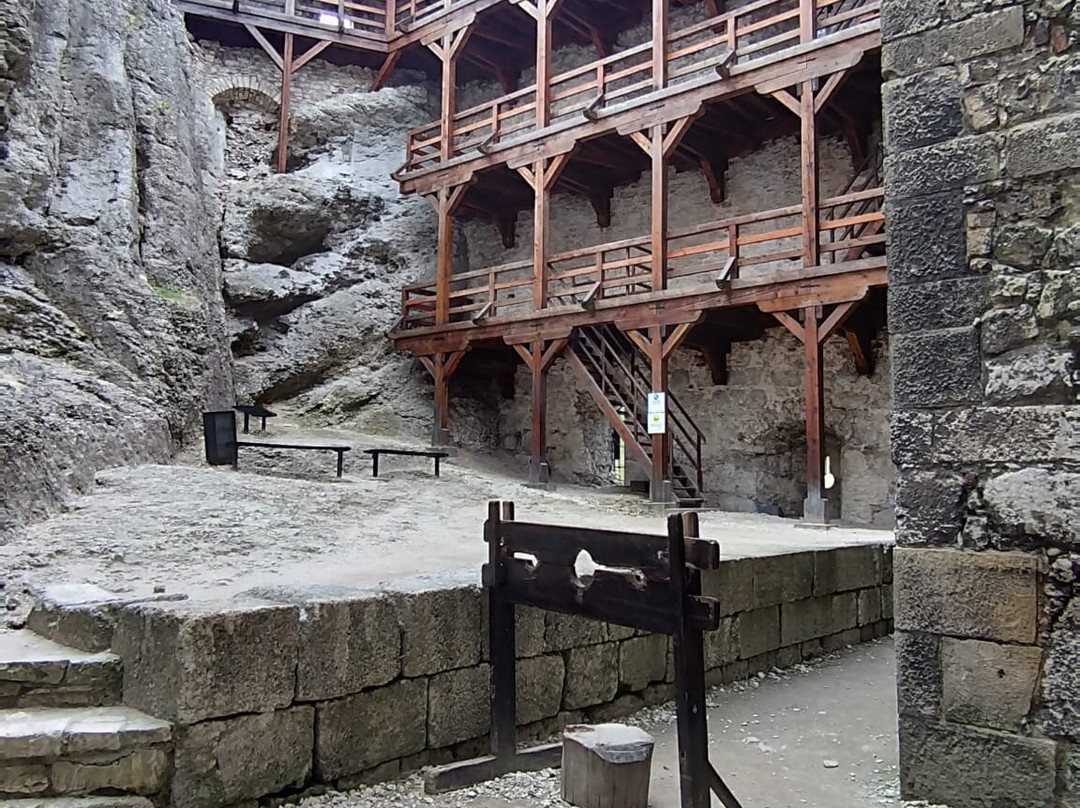 Ogrodzieniec Castle-Ogrodzieniec必去景点