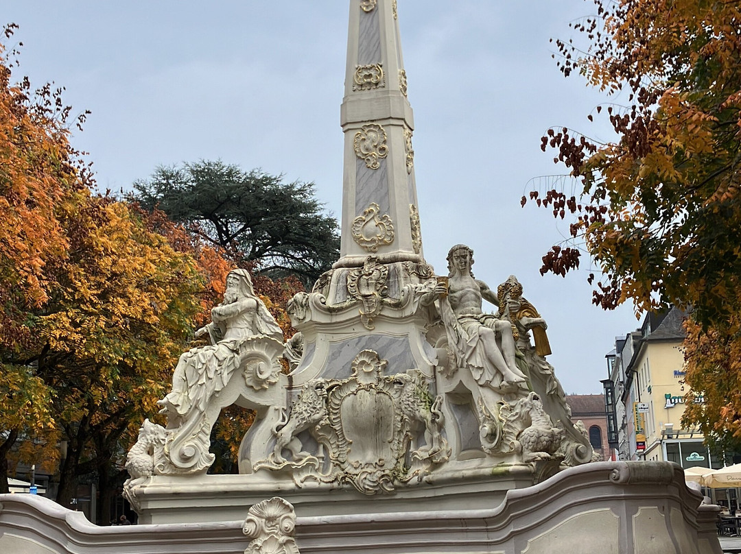 Saint George's Fountain-特里尔必去景点