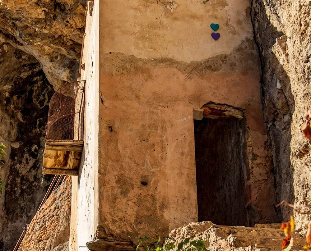 Troglodyte Grottos景点图片