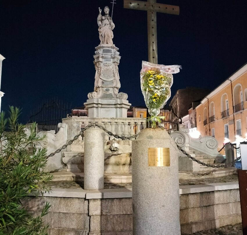 Fontana delle Catene景点图片