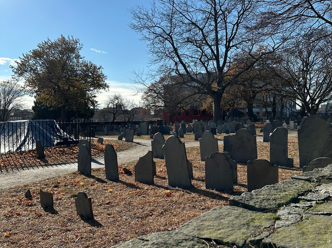 Old Burying Point Cemetery景点图片
