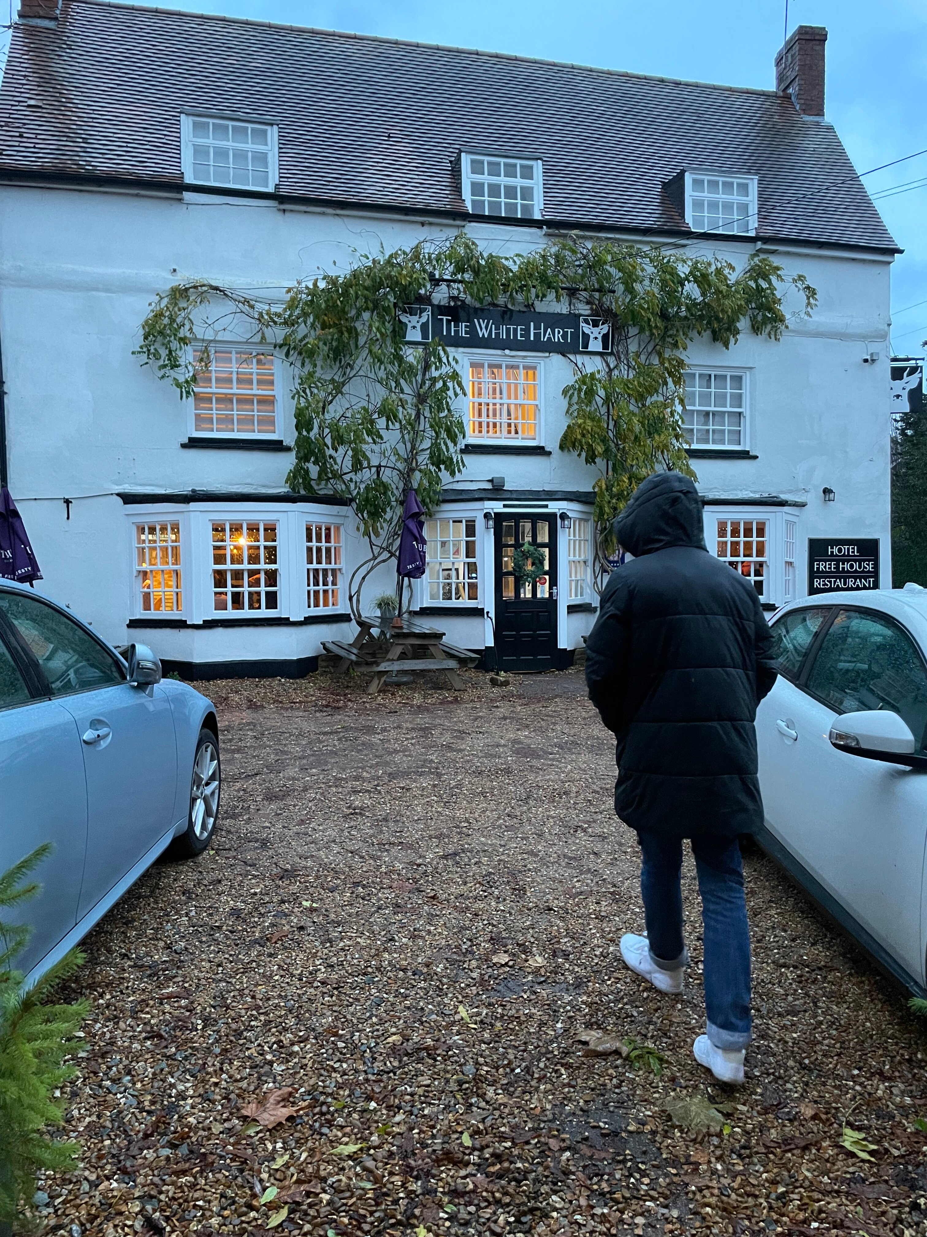 The White Hart-官方