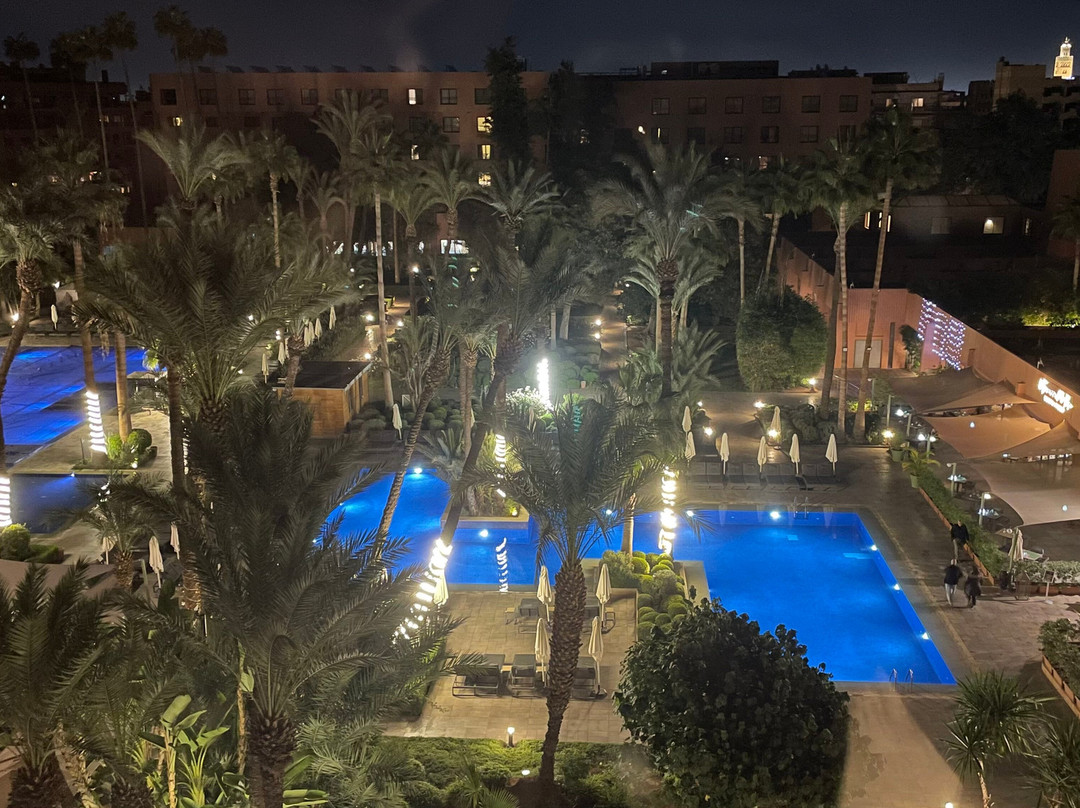 肯兹玫瑰园酒店主图