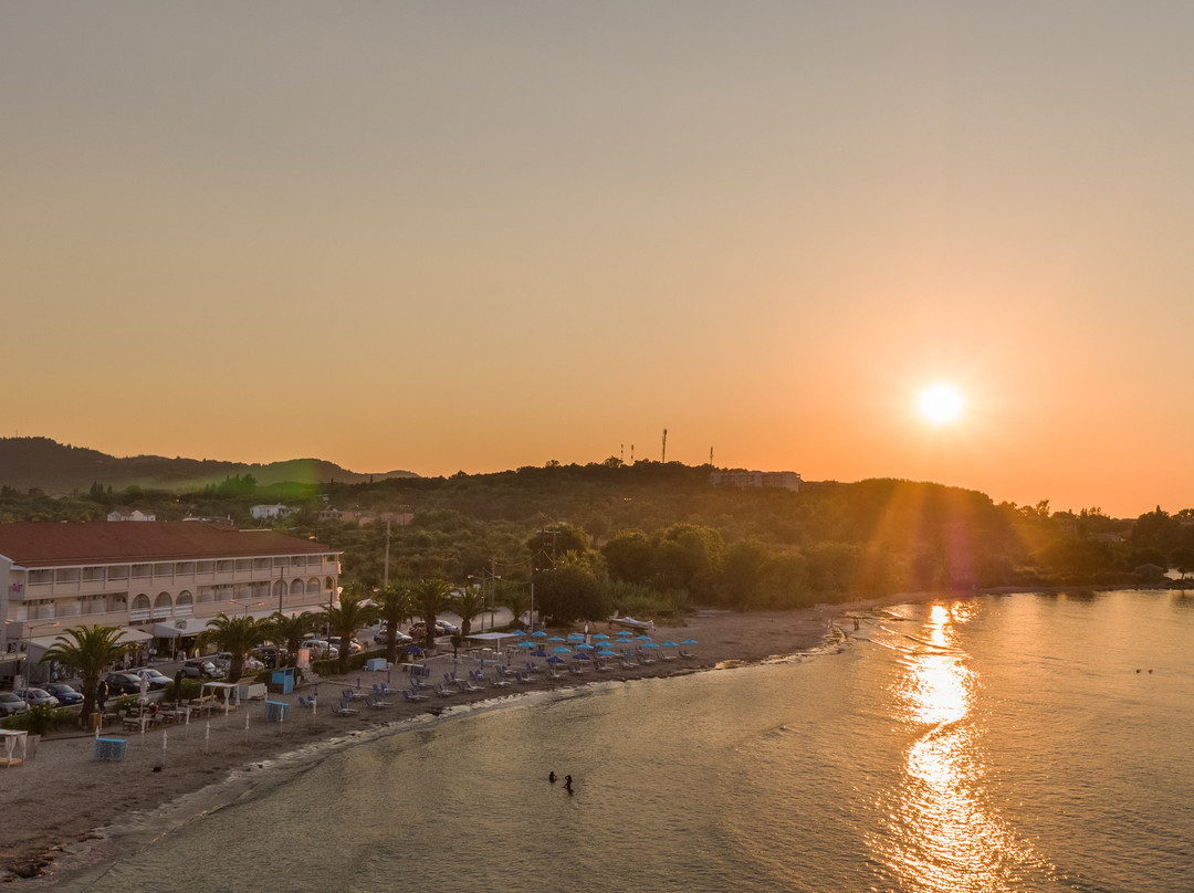 Aphrodite Beachfront Hotel主图