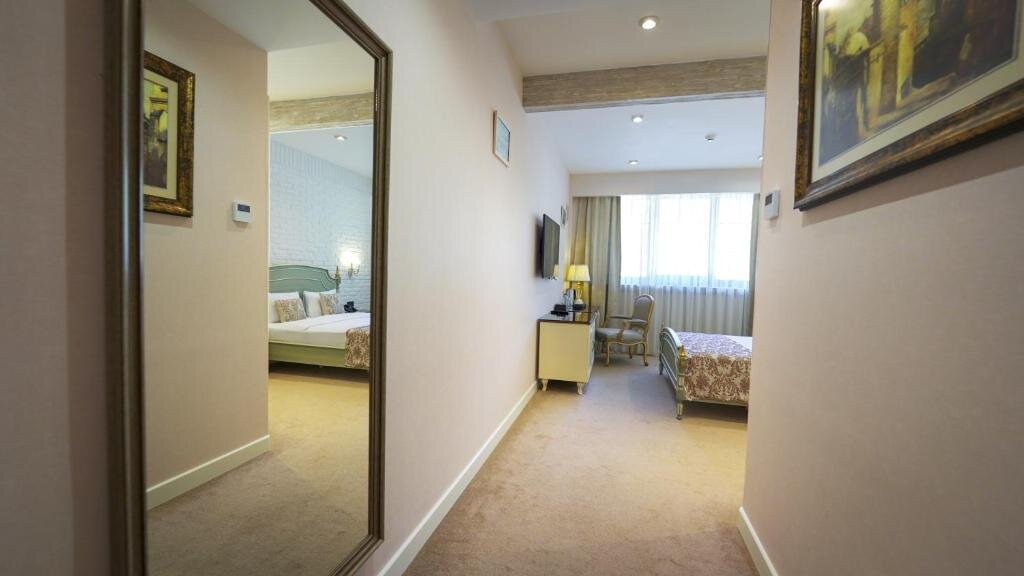 Sapphire Marine Hotel主图