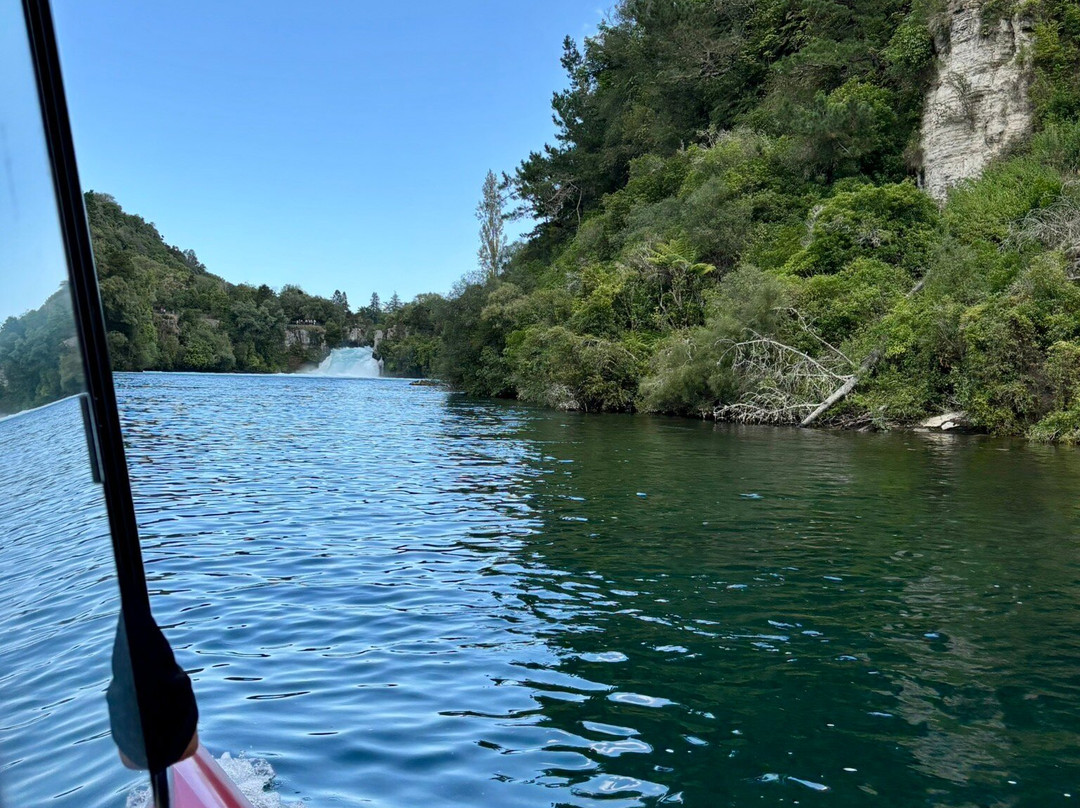 Huka Falls River Cruise景点图片