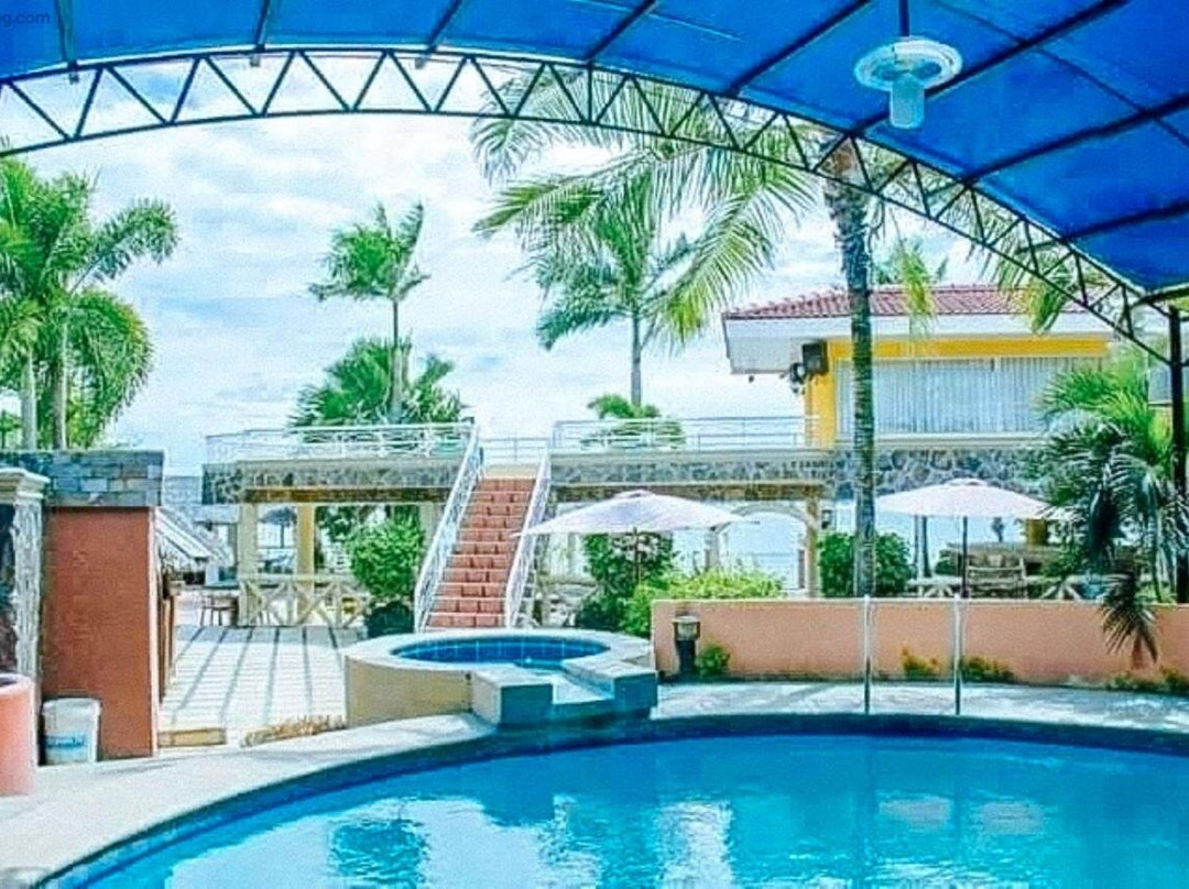 RedDoorz Premium @ Villa Kristalene Resort