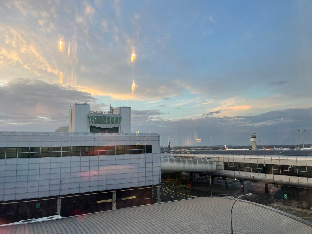 My Lounge, Gatwick North-霍利必去景点